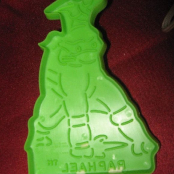 VINTAGE 1990 WILTON TMNT GREEN PLASTIC COOKIE CUTTERS SET OF 4 - Picture 7 of 9